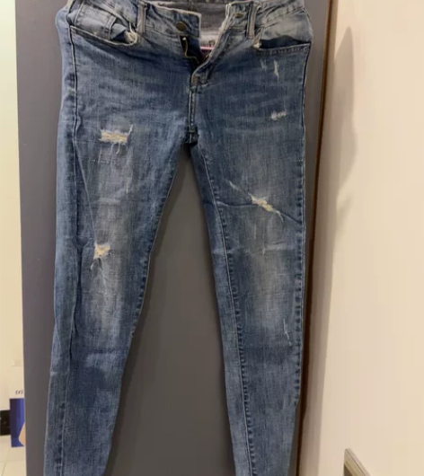 非常舒服的牛仔裤。90斤以内可以穿。很有弹...