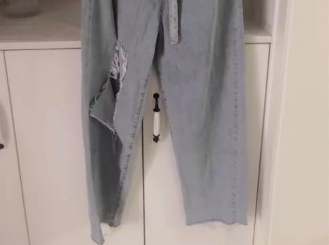 春夏牛仔裤，显瘦，破洞裤 感兴趣的话点“我...
