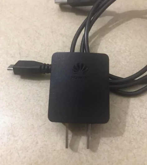 华为安卓原装充电头，充电线，个人闲置。包邮...