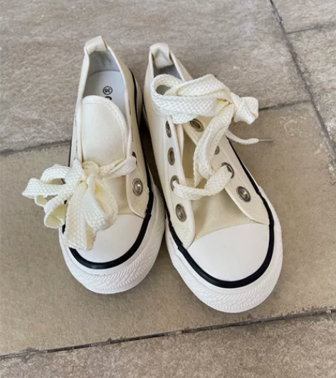 【清闲置】全新35码帆布鞋 全新35码。帆...