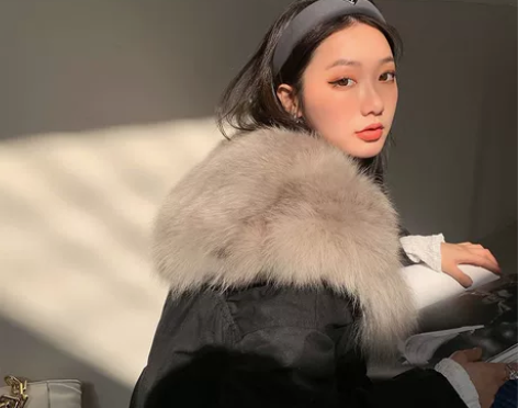 步行街购买，几乎全新带吊牌 （派克服） 只...