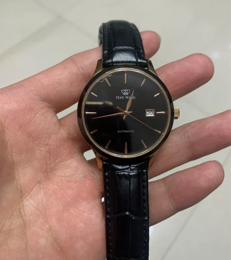 本人自用天王手表没带几回,手表屏碎的是手表...