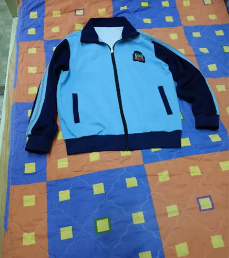 厦门市大同小学校服外套，仅此一件。其他学校...