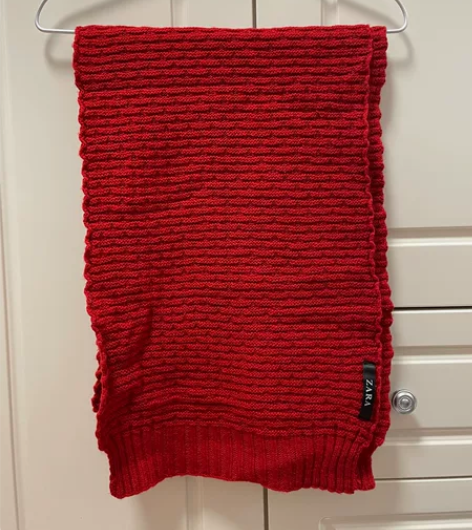 ZARA经典正红色围巾 超柔软亲肤，完好无...