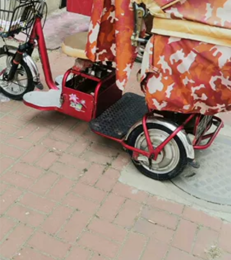 飞鸽电动三轮车48伏车架子没电瓶，三挡变速...
