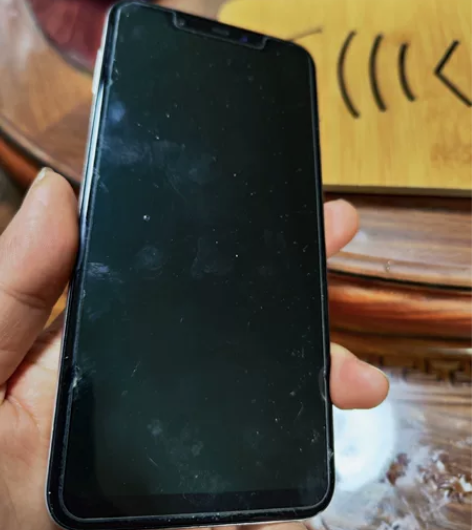 小米8 6+64，无锁，账号随意登录，长辈...