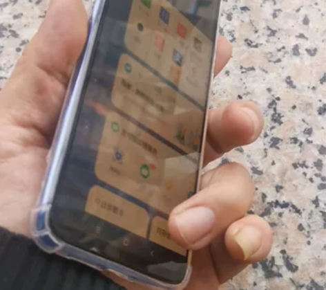 小米9，自用机屏幕指纹6+128没任何拆修...