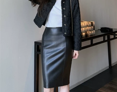 皮裙女2021新款秋季高腰包臀裙中长性感黑...