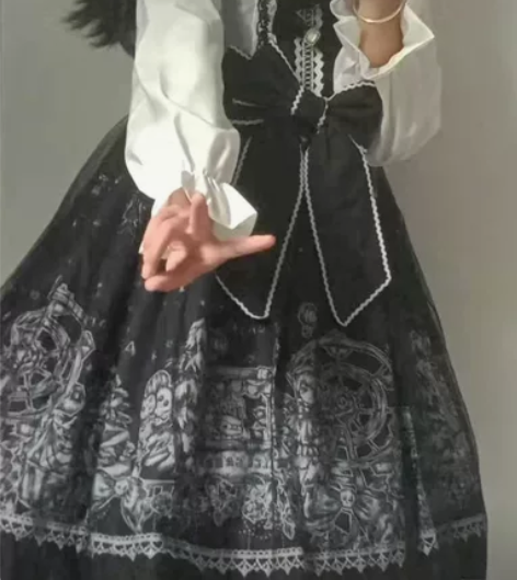 出全新Lolita,可换,换价93 有尸吊...