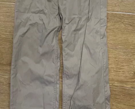 GAP休闲裤 卡其色?轻微穿着痕迹L￥30...