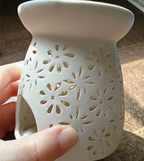 出口余单 白瓷镂空花香薰炉… 用过一两次，...