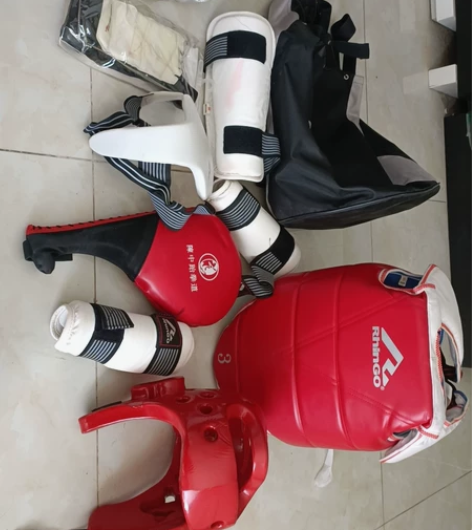 二手跆拳道护具一套，3号，适合150左右的...