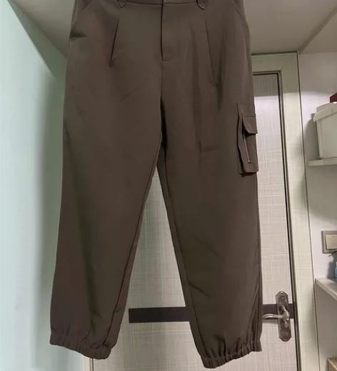 smm工装休闲裤，黑色，咖色各一条。 腰围...
