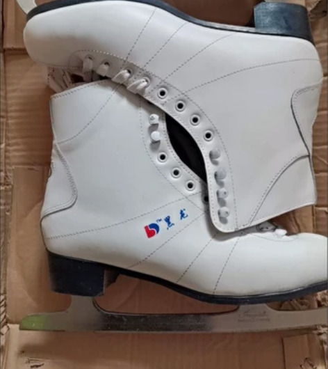 95新！！！黑龙冰刀鞋，男女同款，码数齐全...