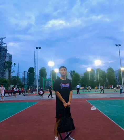 篮球专业捡球员 身体健壮体力持久 适合想自...