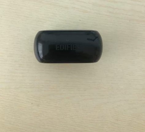 漫步者蓝牙耳机,表面有划痕,不影响正常使用...