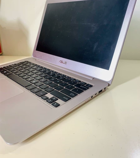 华硕超薄笔记本。自用出售，无任何问题，平时...