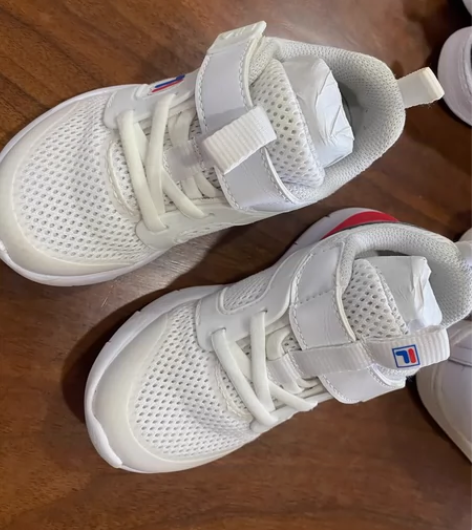 斐乐童鞋9C内长16，这款旗舰店好像还有卖...