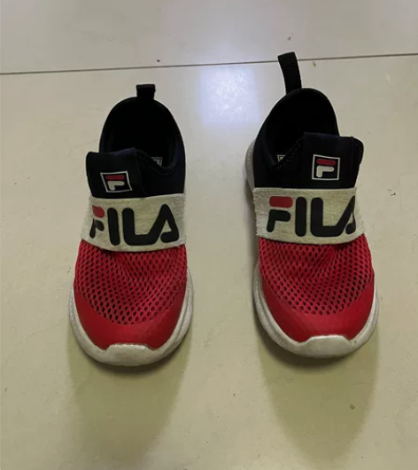 斐乐童鞋28码，孩子穿小了，出闲置。 感兴...