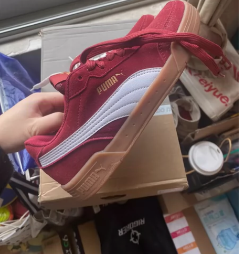 puma酒红色板鞋 穿搭神器 元气鞋子全新...