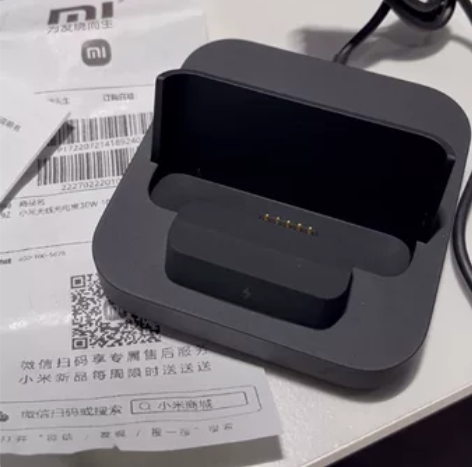 刚买的还没到家,充电宝就掉路上了[破涕为笑...