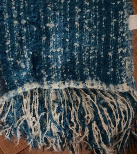 太平鸟围巾两条 很厚