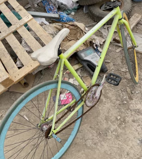 七成新死飞，自用的，现在搬家带不走，可小刀...