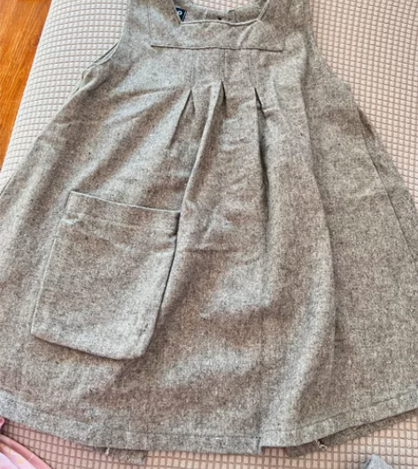 女童背带裙，灰色麻料，适合110～115身...