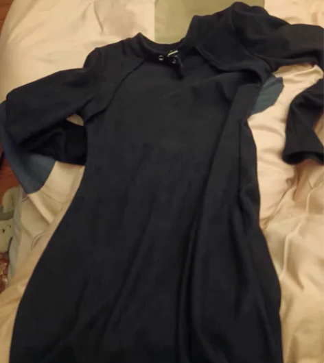 黑色修身加绒连衣裙女秋冬季性妹长袖收腰显瘦设计感包臀裙潮 感... 黑色修身加绒连衣裙女秋冬季性妹长袖收腰显瘦设计感包臀裙潮 感...