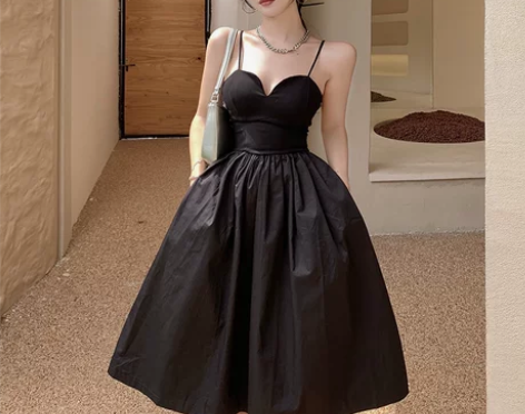 赫本风连衣裙法式收腰吊带裙夏季蓬蓬裙性感气...