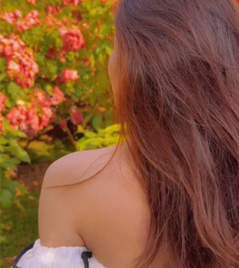 甜美法式显瘦宽松蓬蓬裙露肩褶皱泡泡袖吊带连...