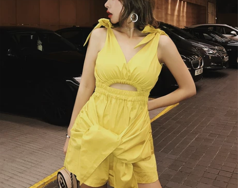 金美希2019春夏新款修身V领吊带连体短裤...