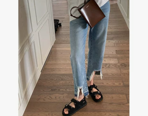 小鹿爱吃薯片大码2022春夏百搭毛边直筒牛...