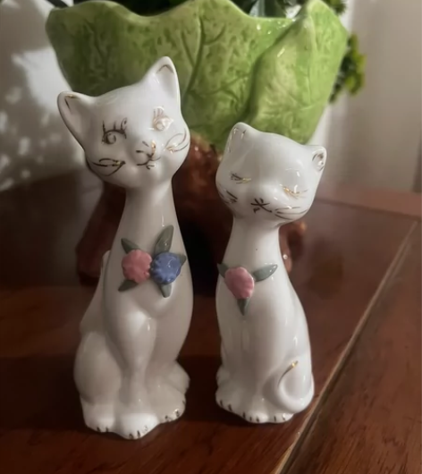 摆件：一对可爱的小猫咪，库存有多，想要的可...