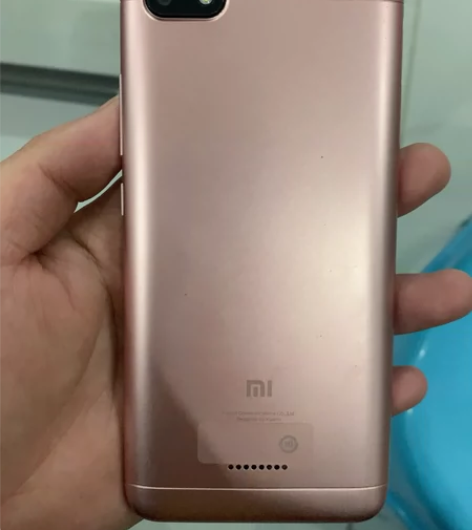 红米6a 32g。成色如图。 老人刷视...