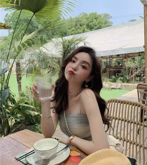 DoggyQin吊带背心女外穿网红露背打底...
