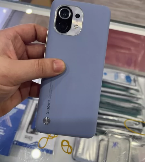 小米11 12256 G 后盖换过 外屏换...