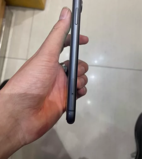 苹果11，黑色国行128，所有功能正常，无...