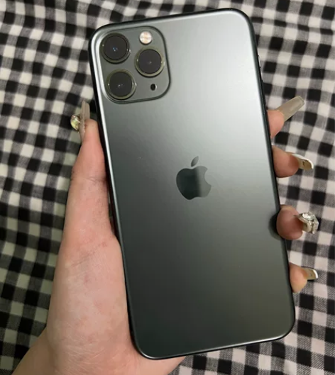 出自用苹果11pro256G暗夜绿色,因换...