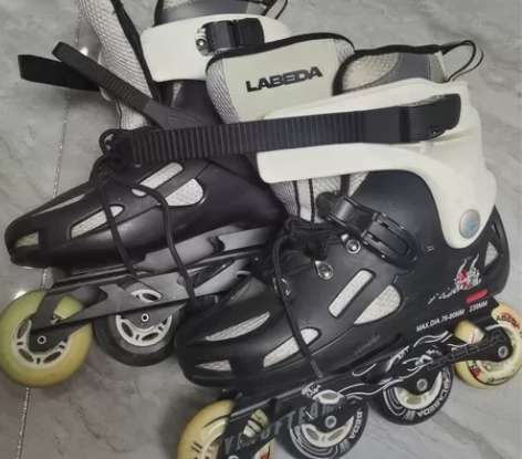 男士单排旱冰鞋99新，没怎么穿过，不太会玩...