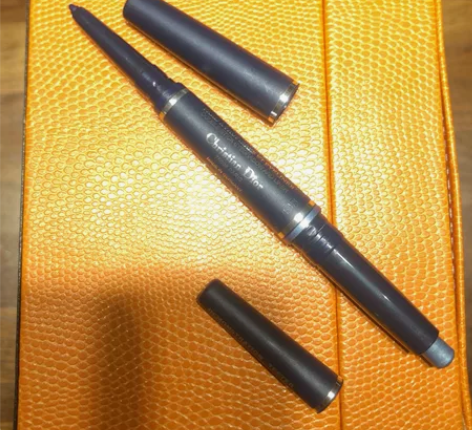 迪奥眼线眼影线笔，一头眼线一头眼影，携带方...