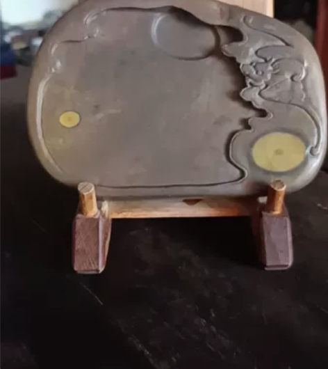 端砚，梅花坑，随形雕刻福(蝠)在眼前，砚台...