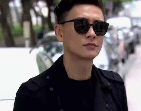 超级酷帅操作黑客红客在线靠谱科技在线大神思...