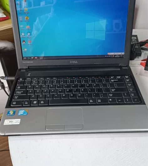 戴尔轻薄笔记本，成色很新，已升级换成固态硬...