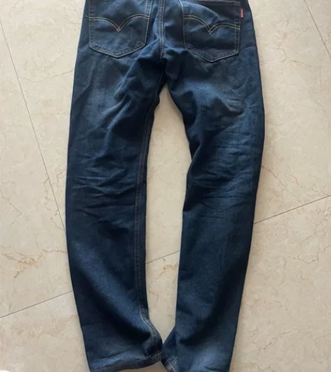 Lee牛仔裤，29，低价出陈冠希余文乐同款...