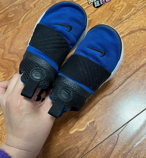 耐克一脚蹬10C，内长16cm，都是在耐克...