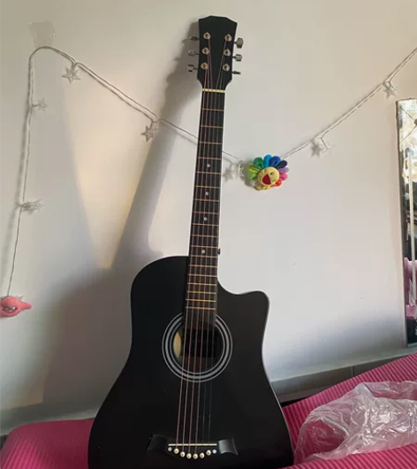 全新吉他，大学学业比较忙，人又比较懒，原价...