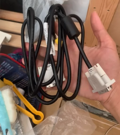 电脑主机显卡接口显示器屏器高清数据连接传输...