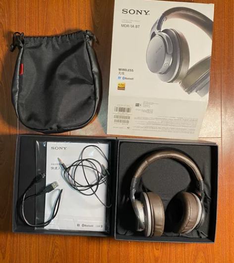 索尼1abt 使用成色如图。耳机罩换过。上...