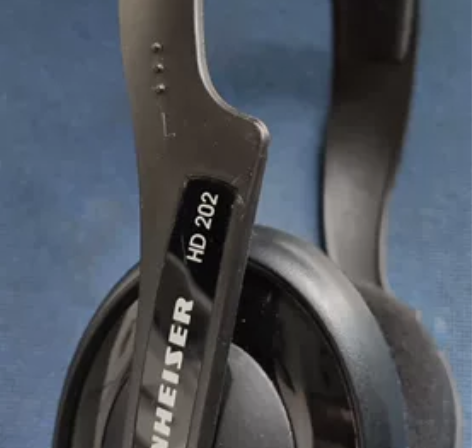 森海塞尔hd202头戴式耳机，音质很好线很...